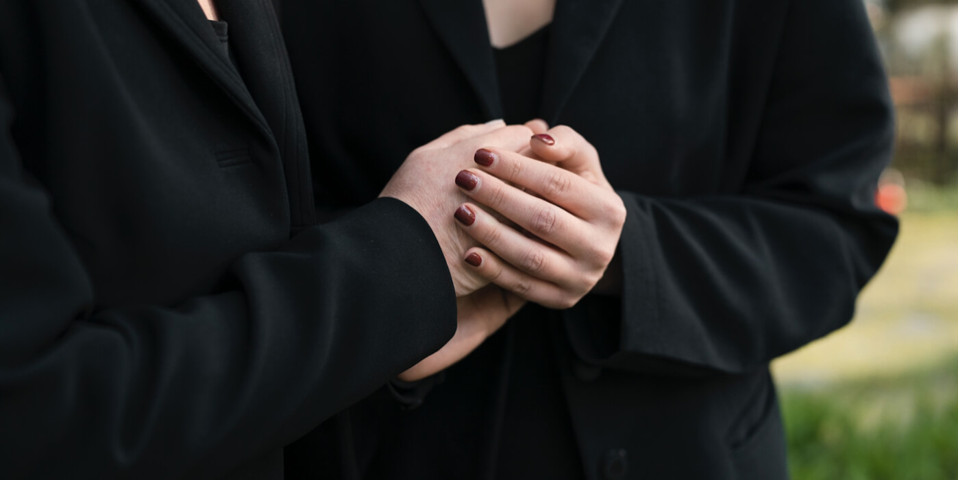 Как правильно ставить памятник на могиле