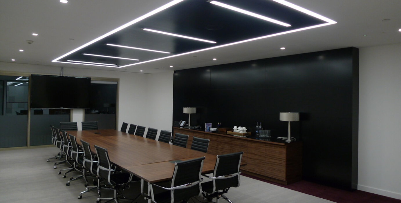 Натяжные потолки для офиса: эстетика и функциональность
